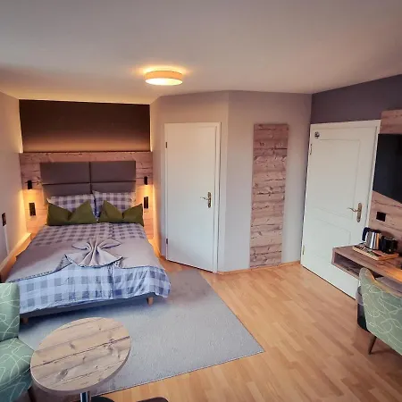 Hotel Bluemchen *